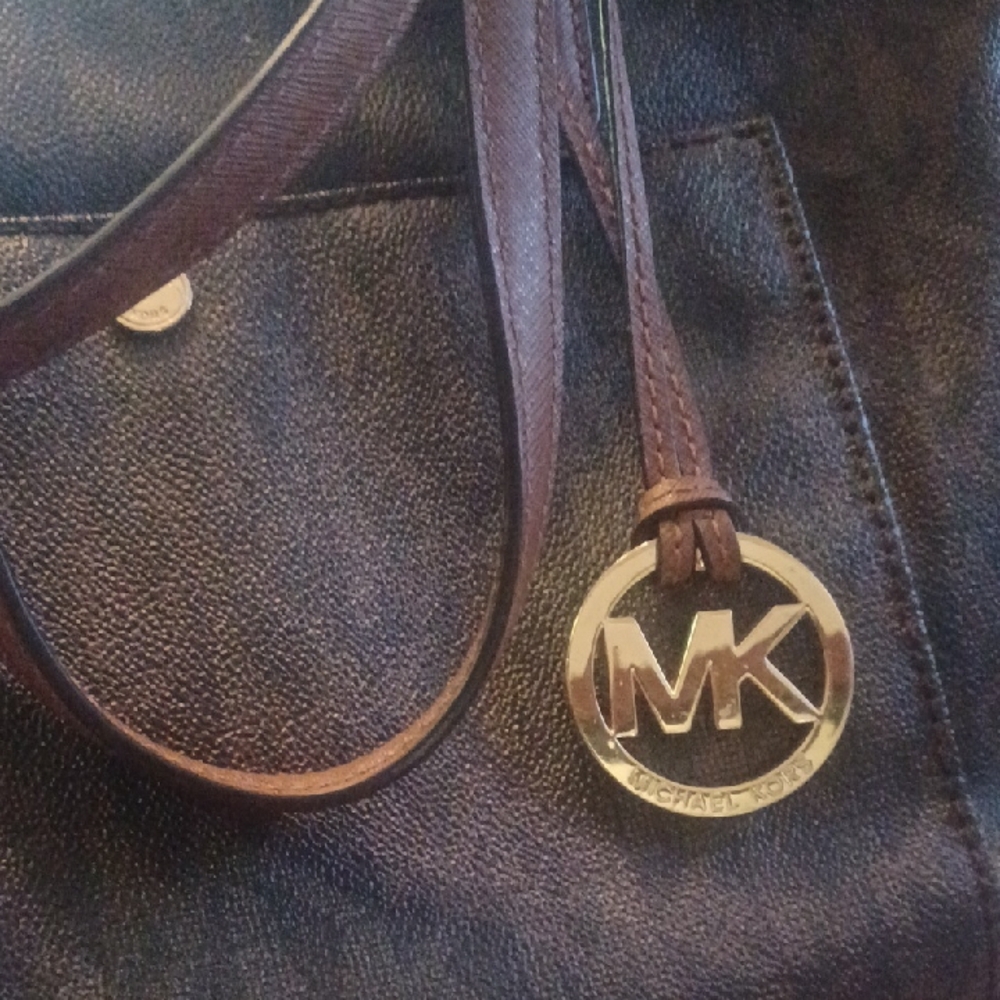 Michael Kors Elegant Black and Brown Tote - Picture 2 of 7